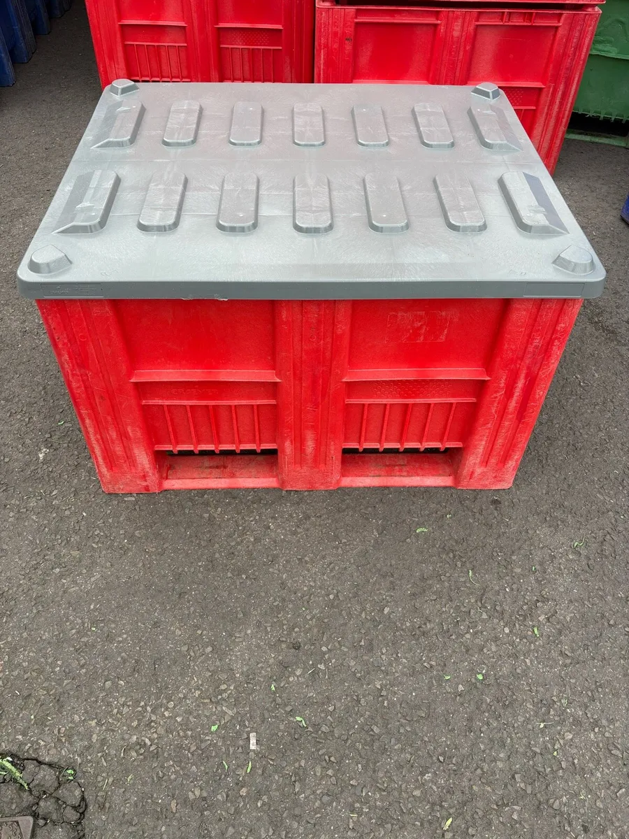 Palletbox with lid - Image 1