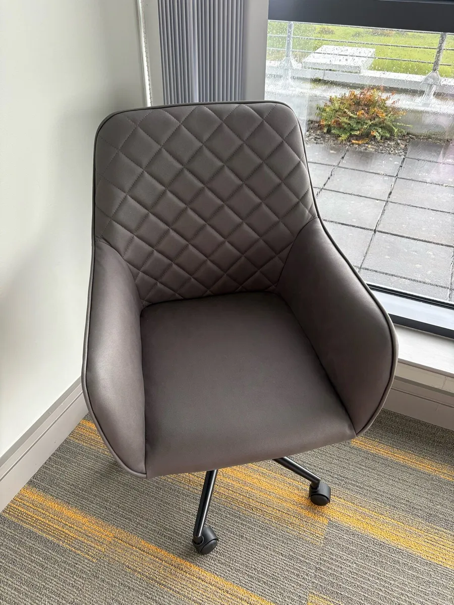 Grey chairs - Image 1