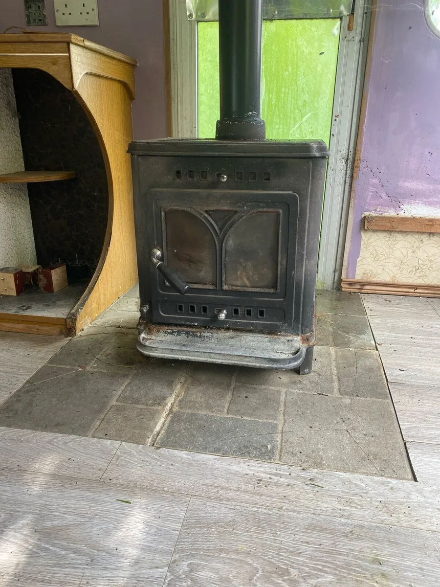 Solid fuel stove - Image 2