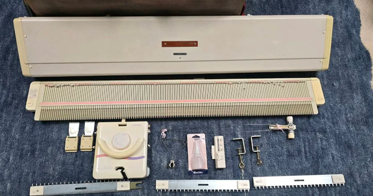 Knitting Machine - Image 1