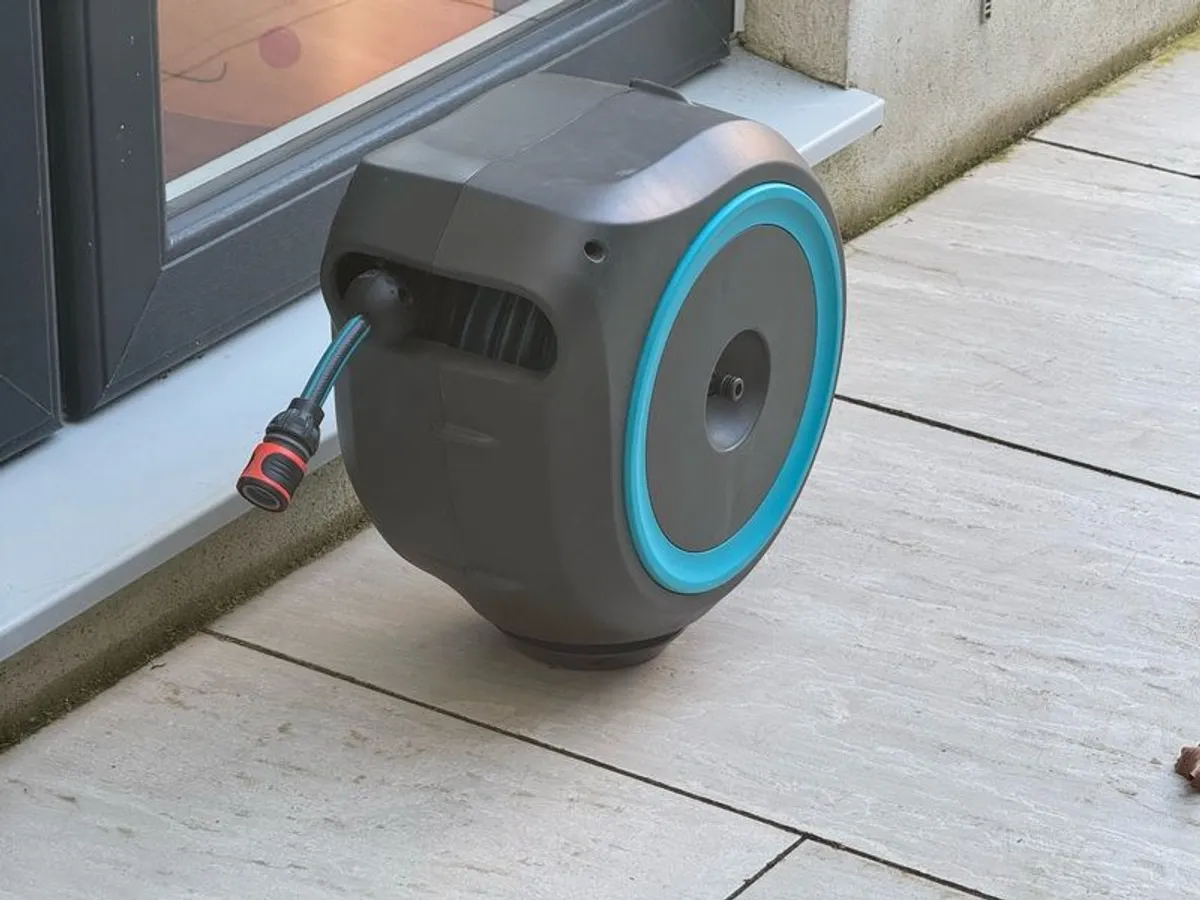 Gardena Wall-Mounted Hose Box RollUp S (turquoise) - Image 2