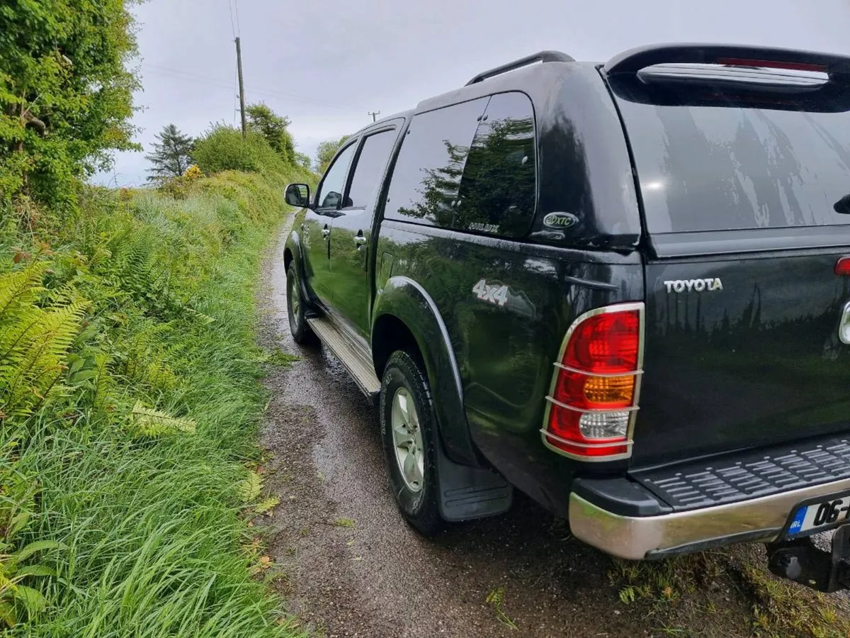 2006 Toyota Hilux - Image 4