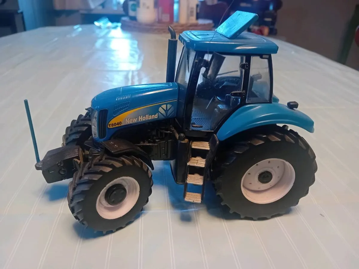 Model 1/32 - Image 2