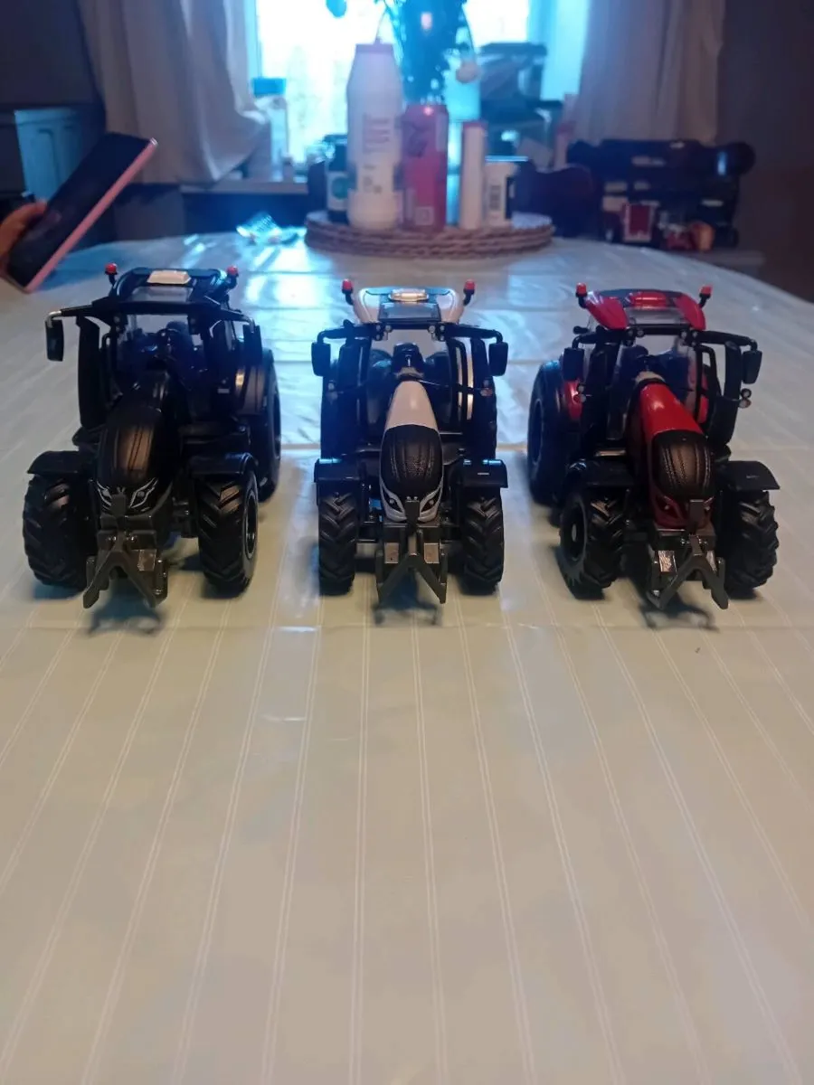 Model 1/32 - Image 4