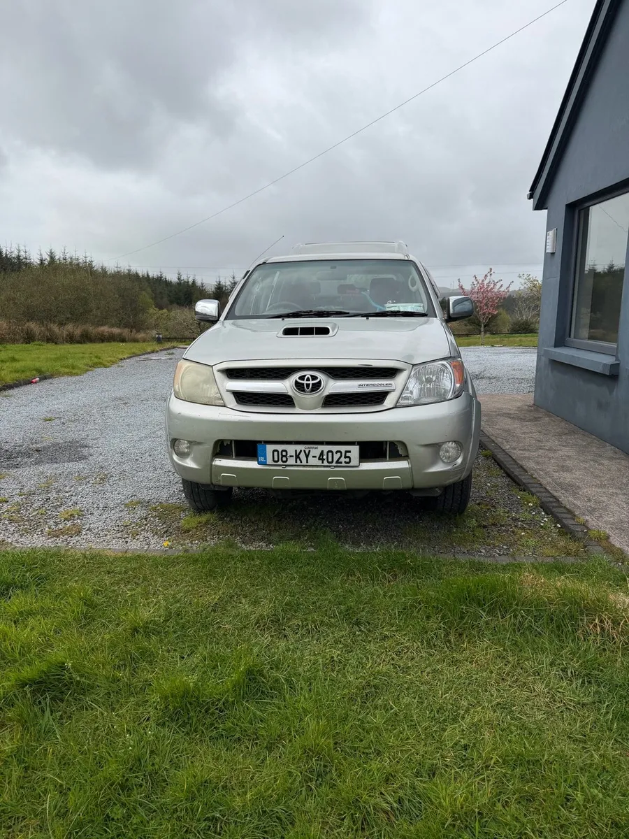 Toyota Hilux - Image 1