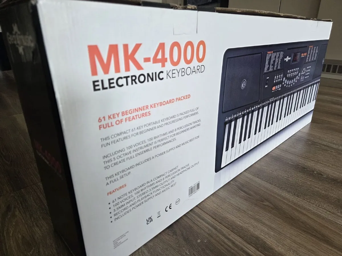 Used Electric Keyboard, MK 4000 - Image 1