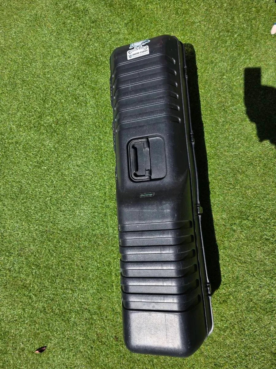 Solid travel case - Image 1