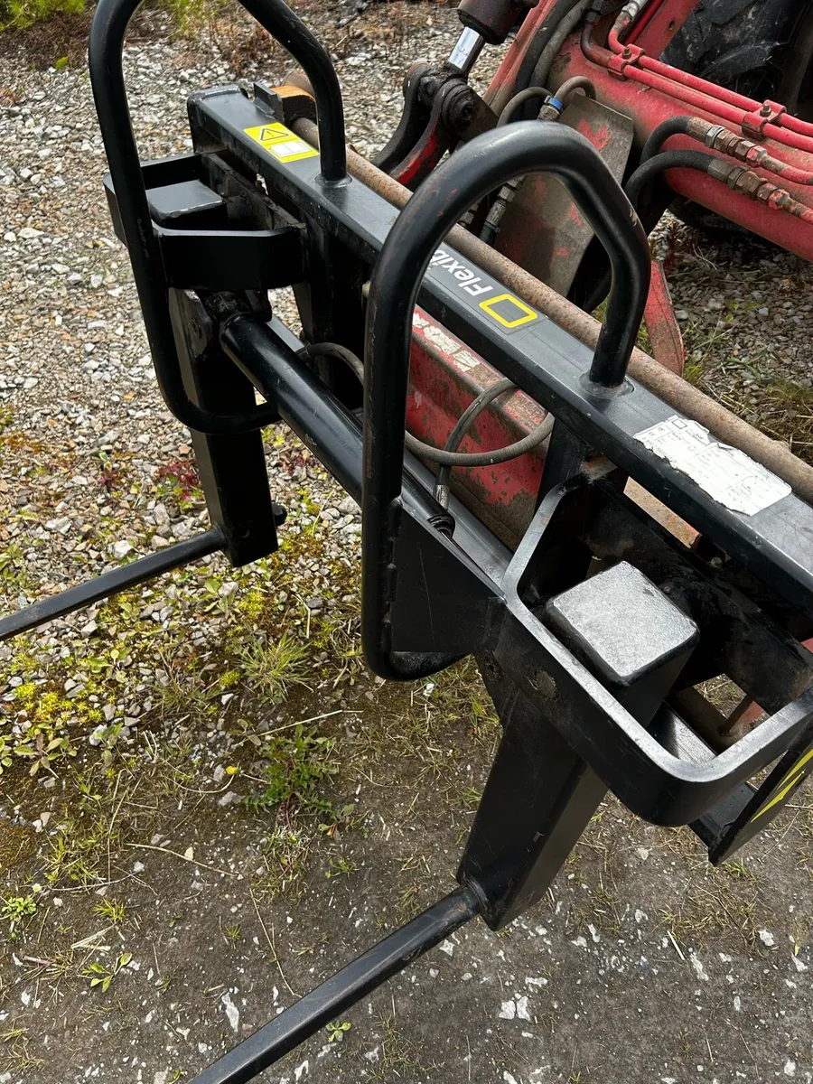 Quicke flexibal bale handler - Image 2