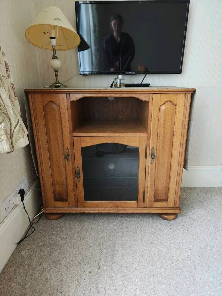 Solid oak style TV/media cabinet - Image 1
