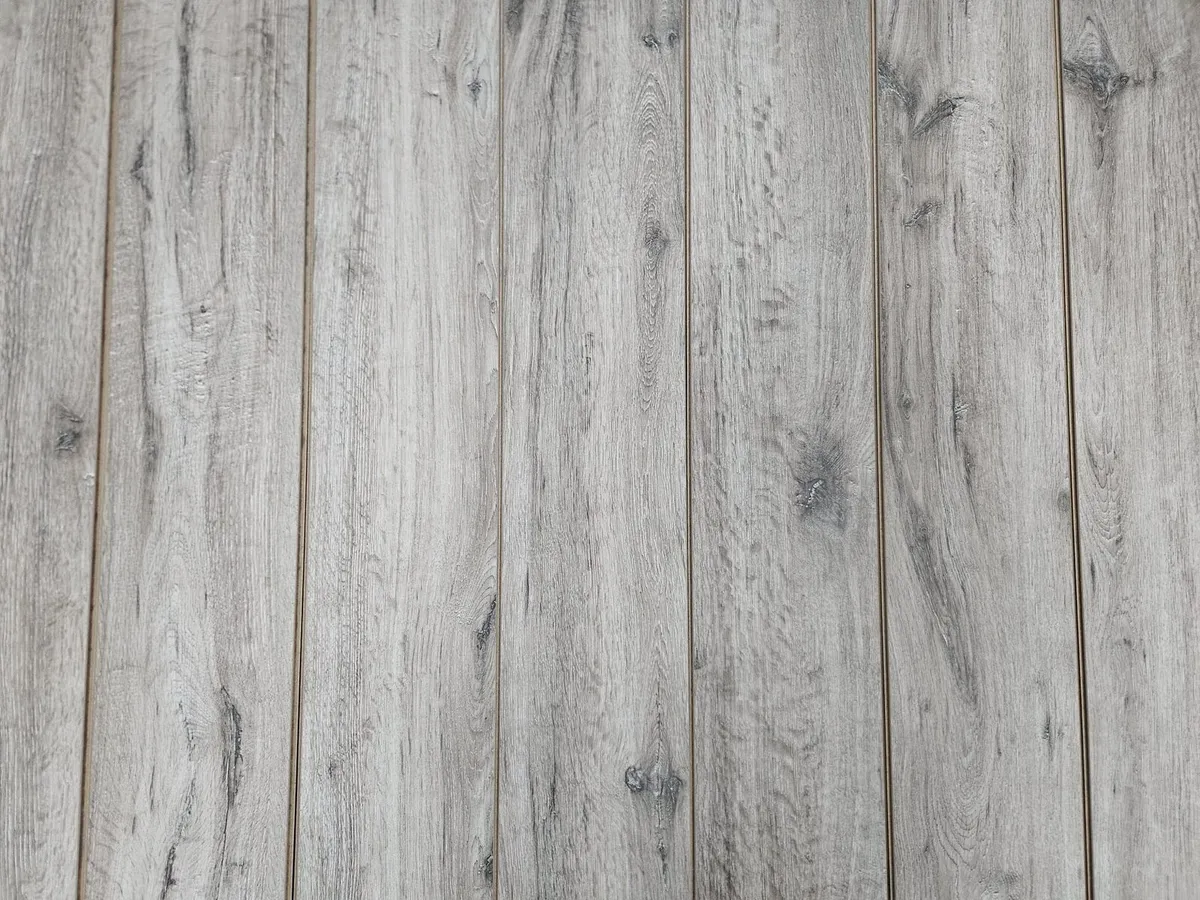 Laminate flooring - Image 2