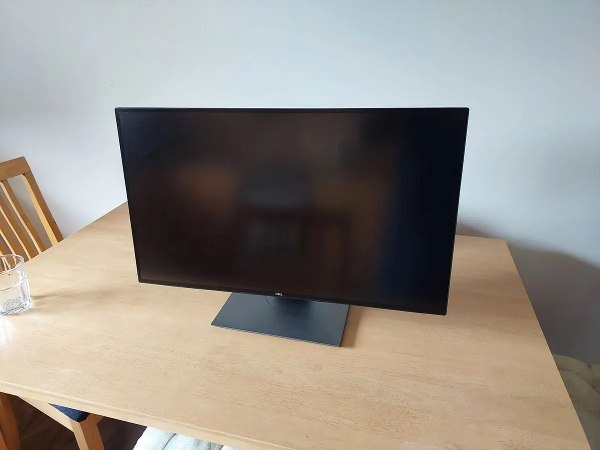 Dell UltraSharp U2520D Monitor - Image 1
