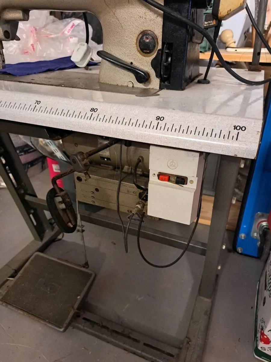 Industrial Sewing machine - Image 3