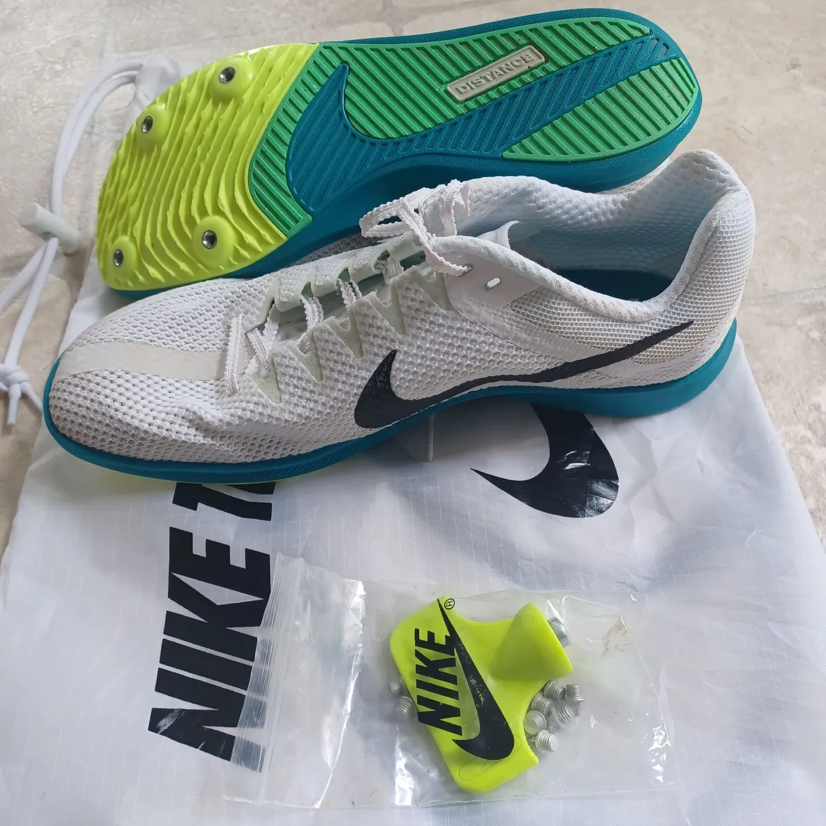 Running shoes with spikes size 7 - Image 3