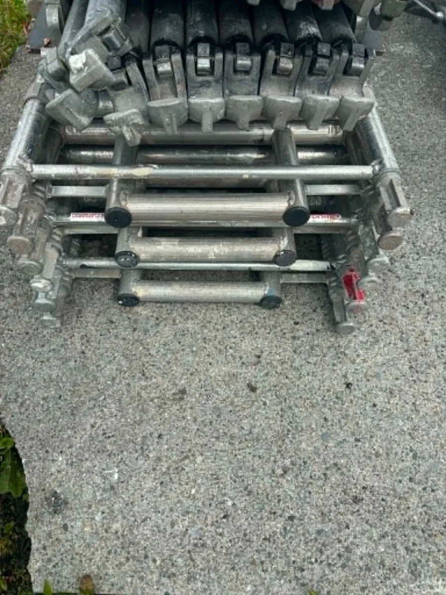 SCAFFOLDING - Image 1