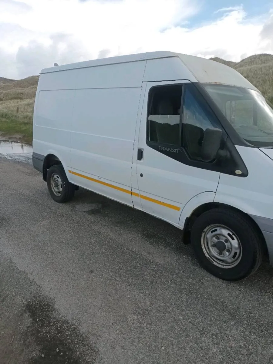 Transit van - Image 2