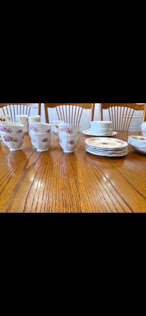 Vintage Royal Albert Fine Bone China Tea Set - Image 4