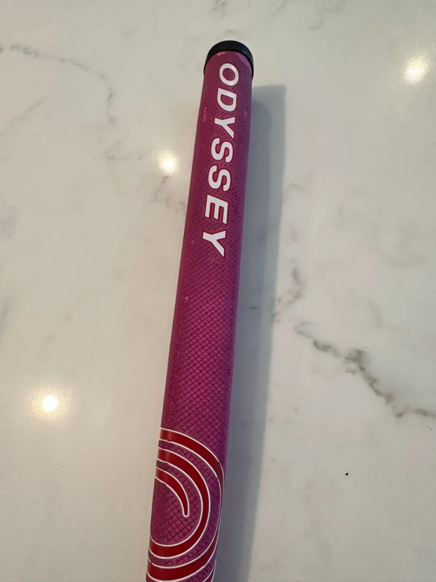 Odyssey White Hot Sabertooth 34 Putter - Image 1