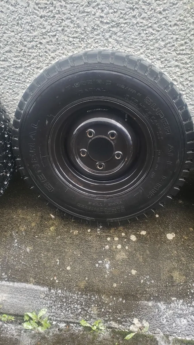 land rover classic defender wheels x 5 vgc - Image 3