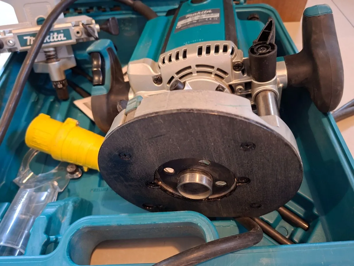 Makita RP2301FC 12mm Router 110v - Image 4