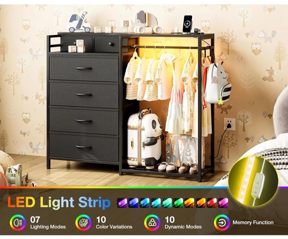 Chest of Drawers Bedroom with Hanging Rail, Built- - Image 1