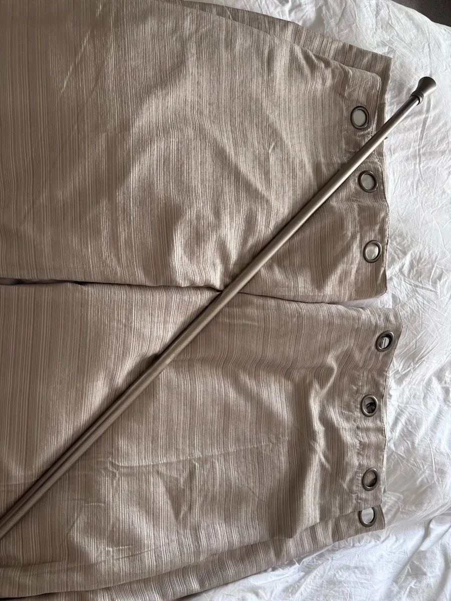 Curtains & SS Rail - Image 4