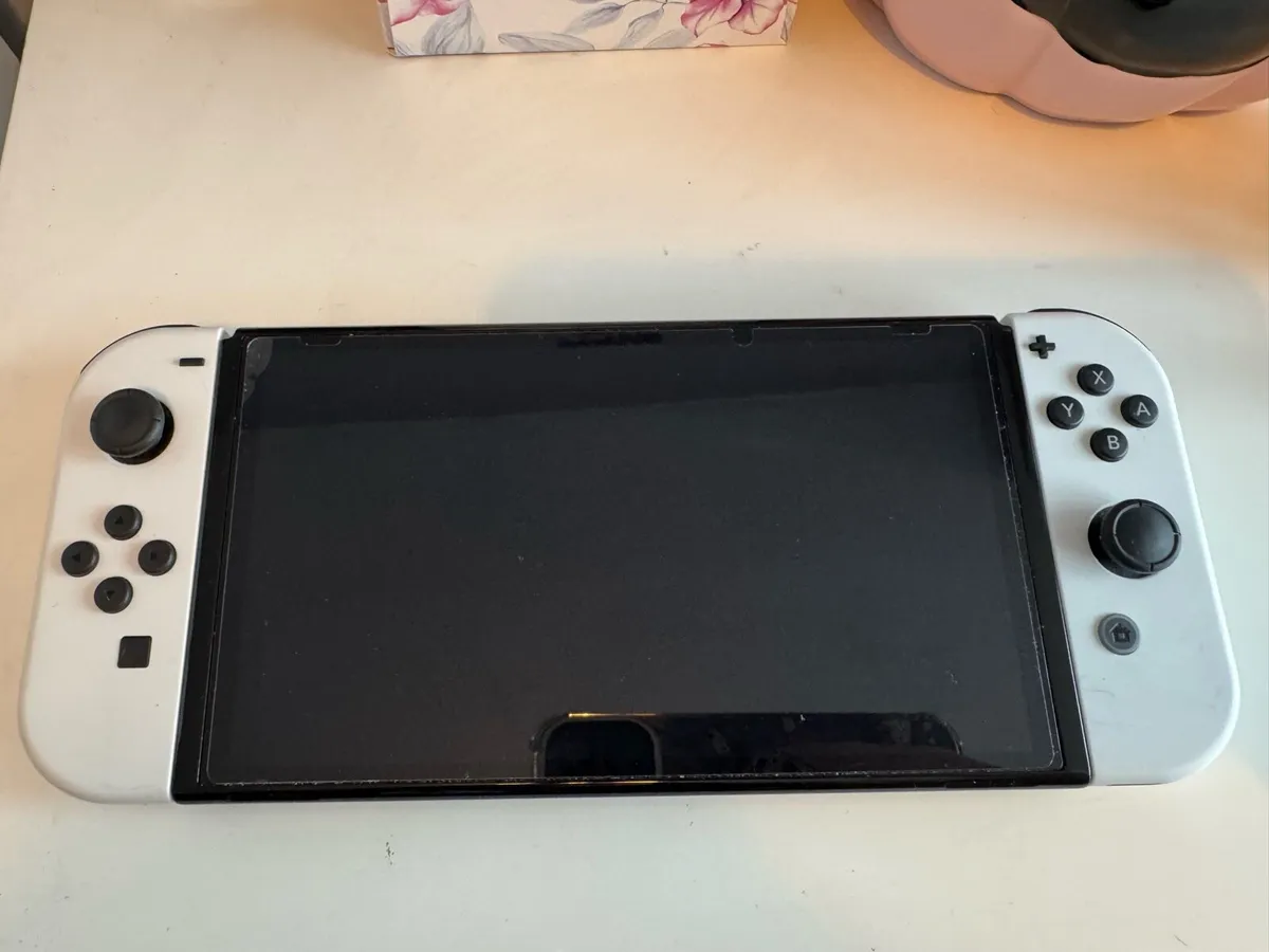 SWITCH OLED - Perfect, With Dock, Charger and Case - Image 1