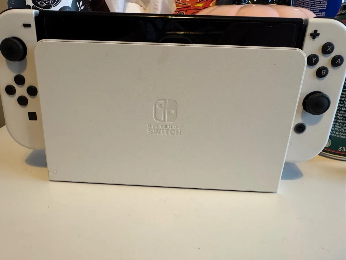 SWITCH OLED - Perfect, With Dock, Charger and Case - Image 2