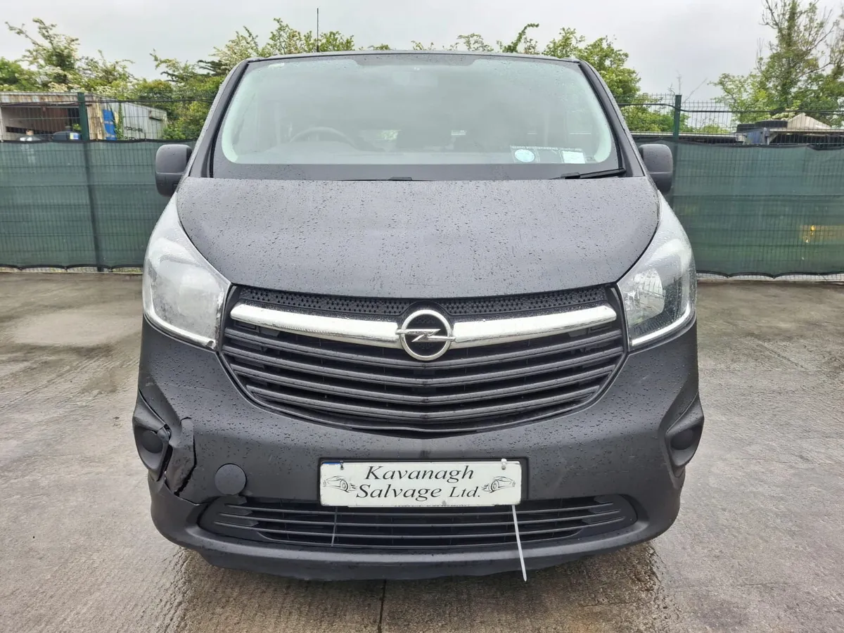 2017 Opel VIVARO wheel chair bus 9 seater - Image 3