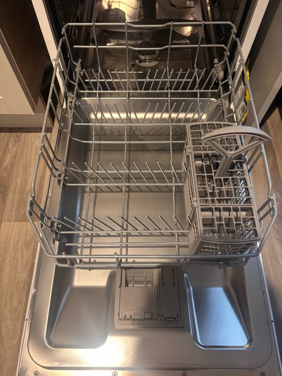 Bosch Serie 2 slimline dishwasher - Image 2