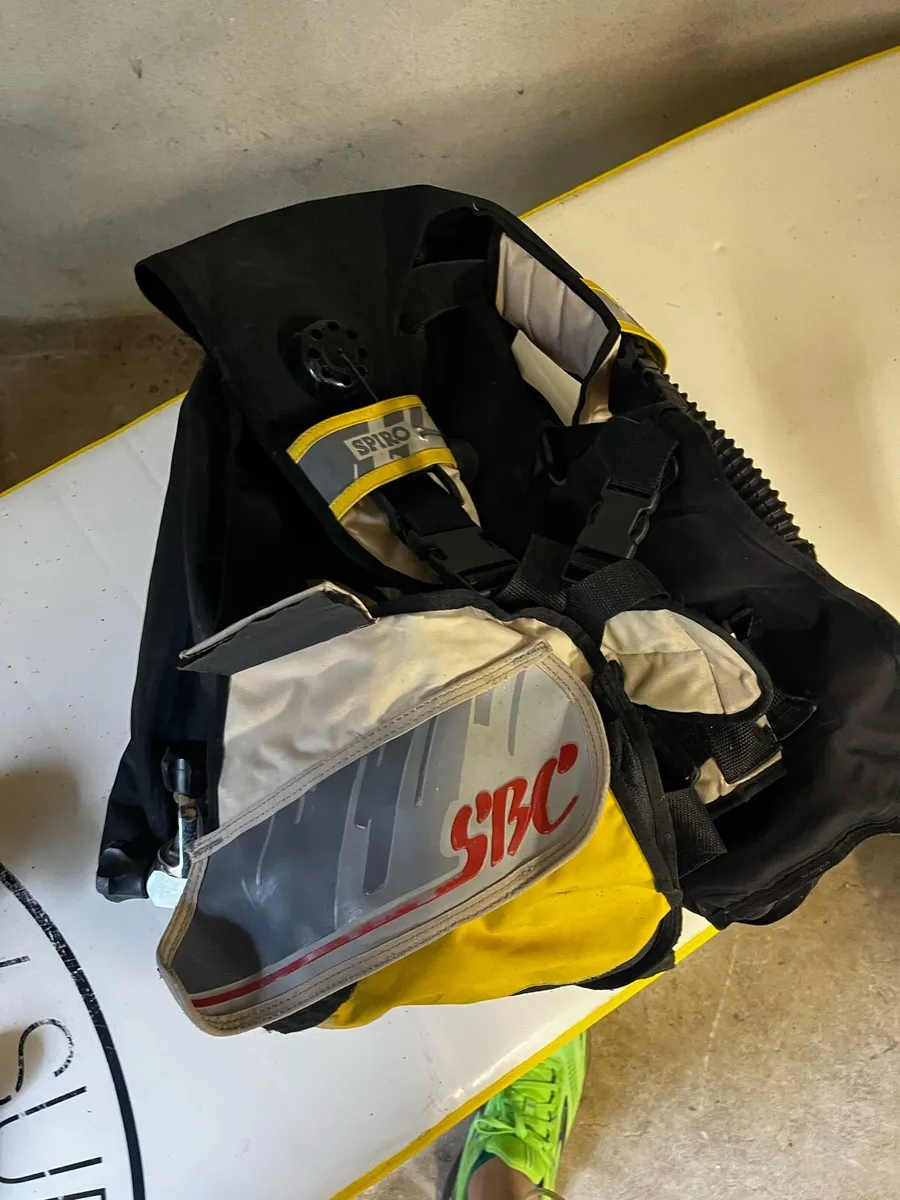 Scuba gear: Aqualung BDC, reg, cylinders - Image 1