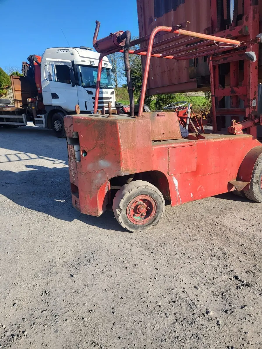 Forklift - Image 2