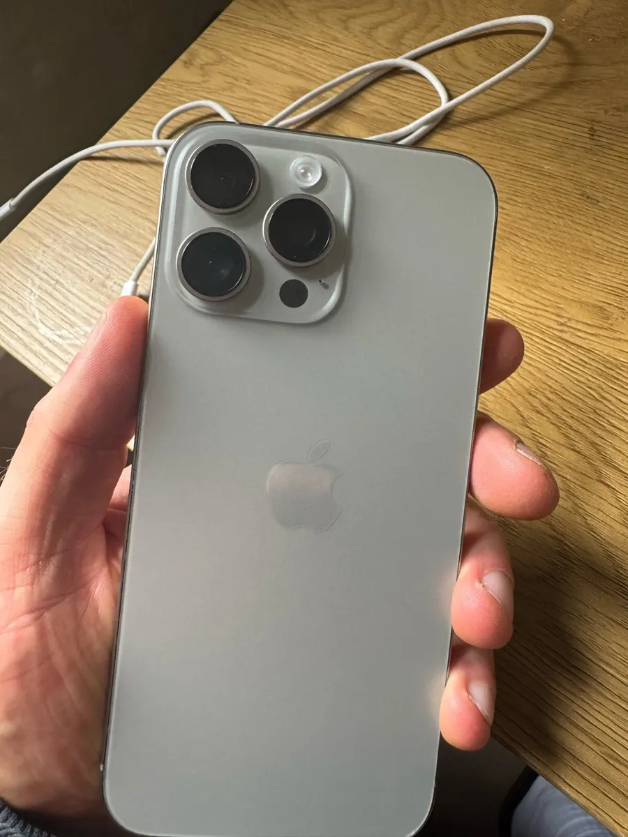 iPhone 16 pro max - 256GB - Image 4