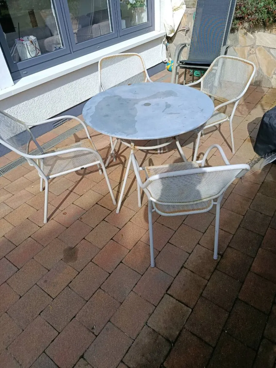 Patio furniture - Image 1