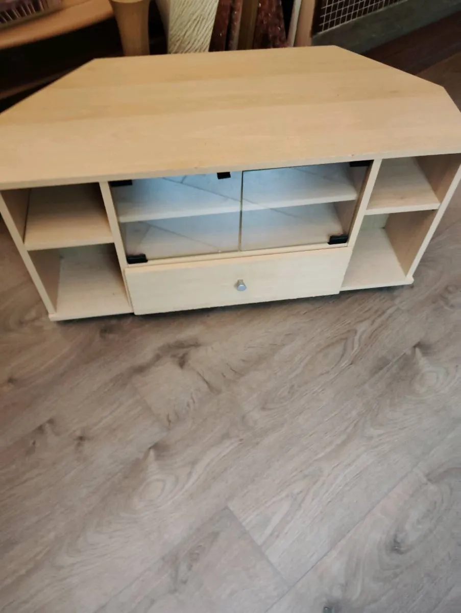 Cabinet. - Image 2