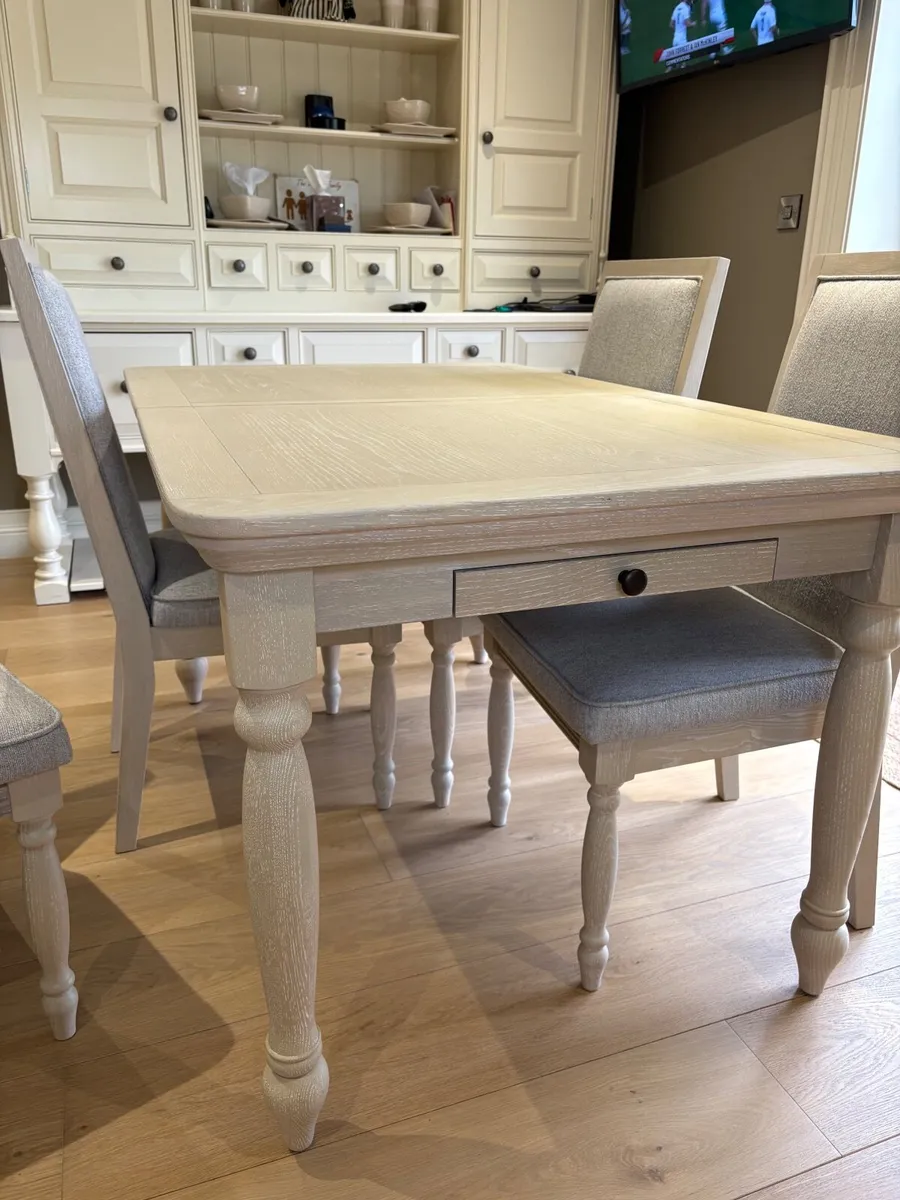 Table & 4 chairs - Image 1