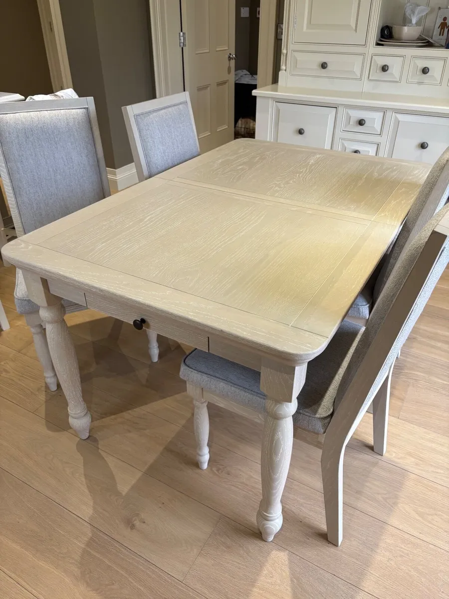 Table & 4 chairs - Image 2