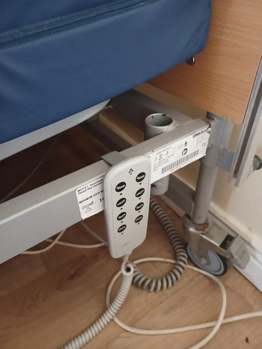 Medical bed - Image 2