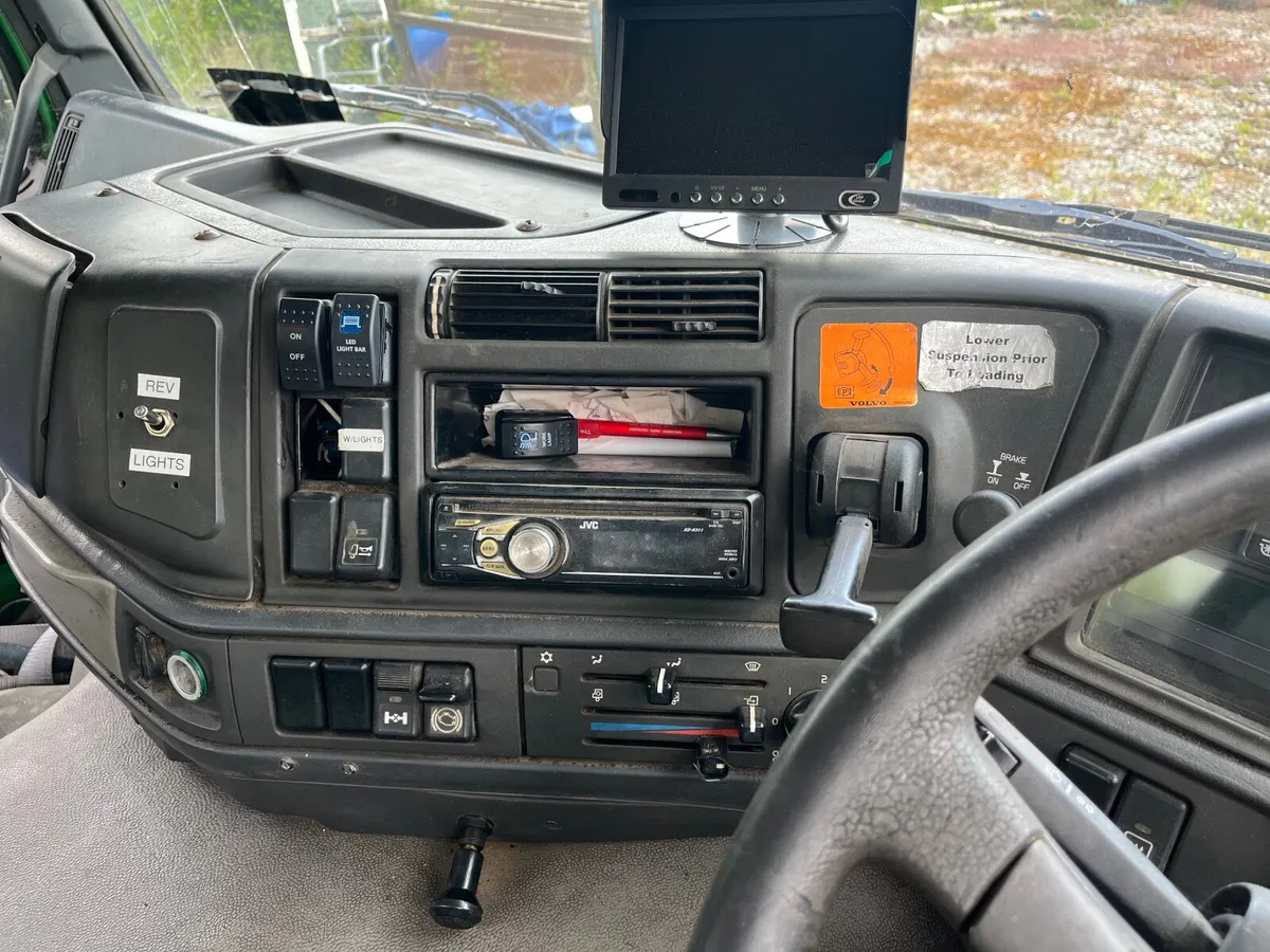Volvo FM7 290 recovery 6x2 tag - Image 2