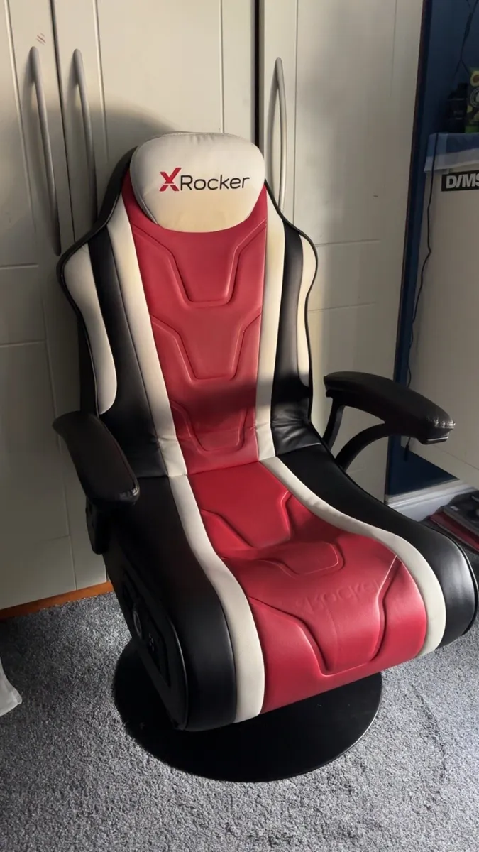 Large X Rocker gaming chair - Image 2