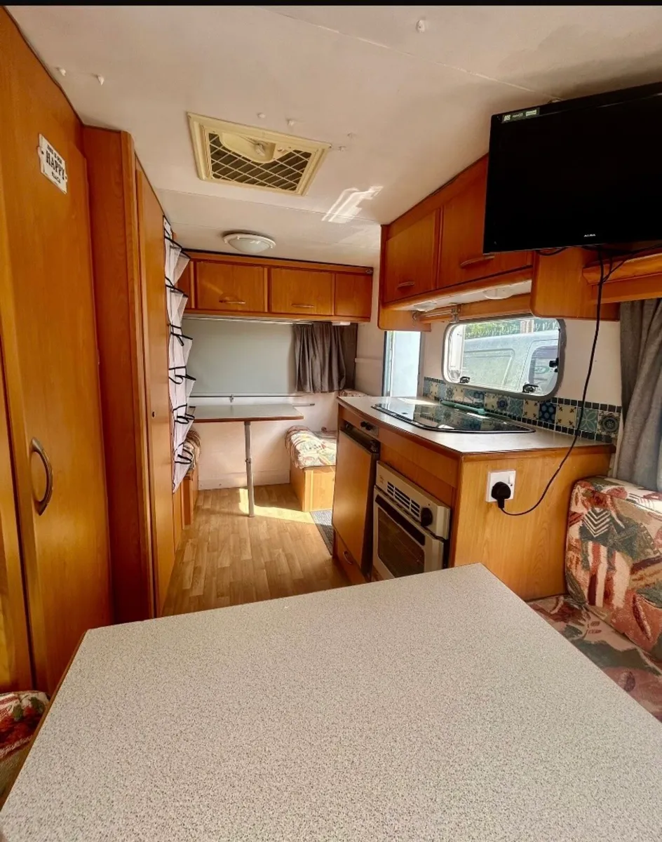 We are selling or going caravan lightweight - Image 3