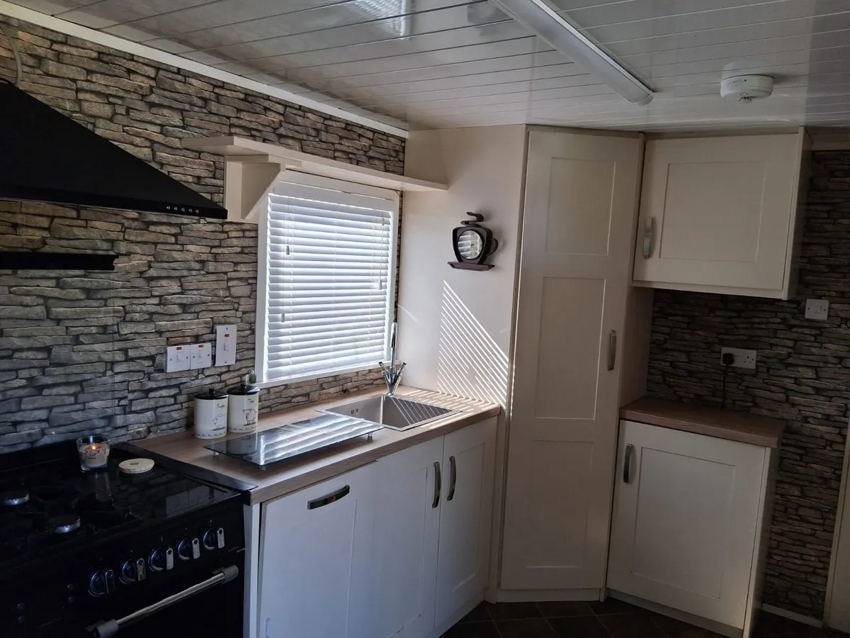 Mobile Home - Image 3