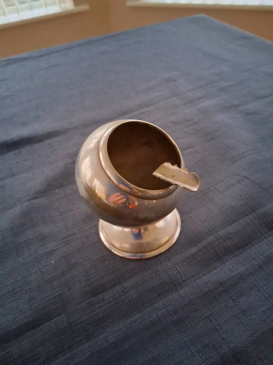 Vintage Globe Shaped Ashtray - Image 1