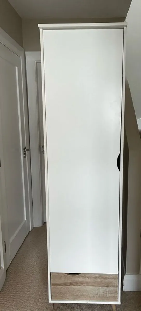 wardrobe - Image 2