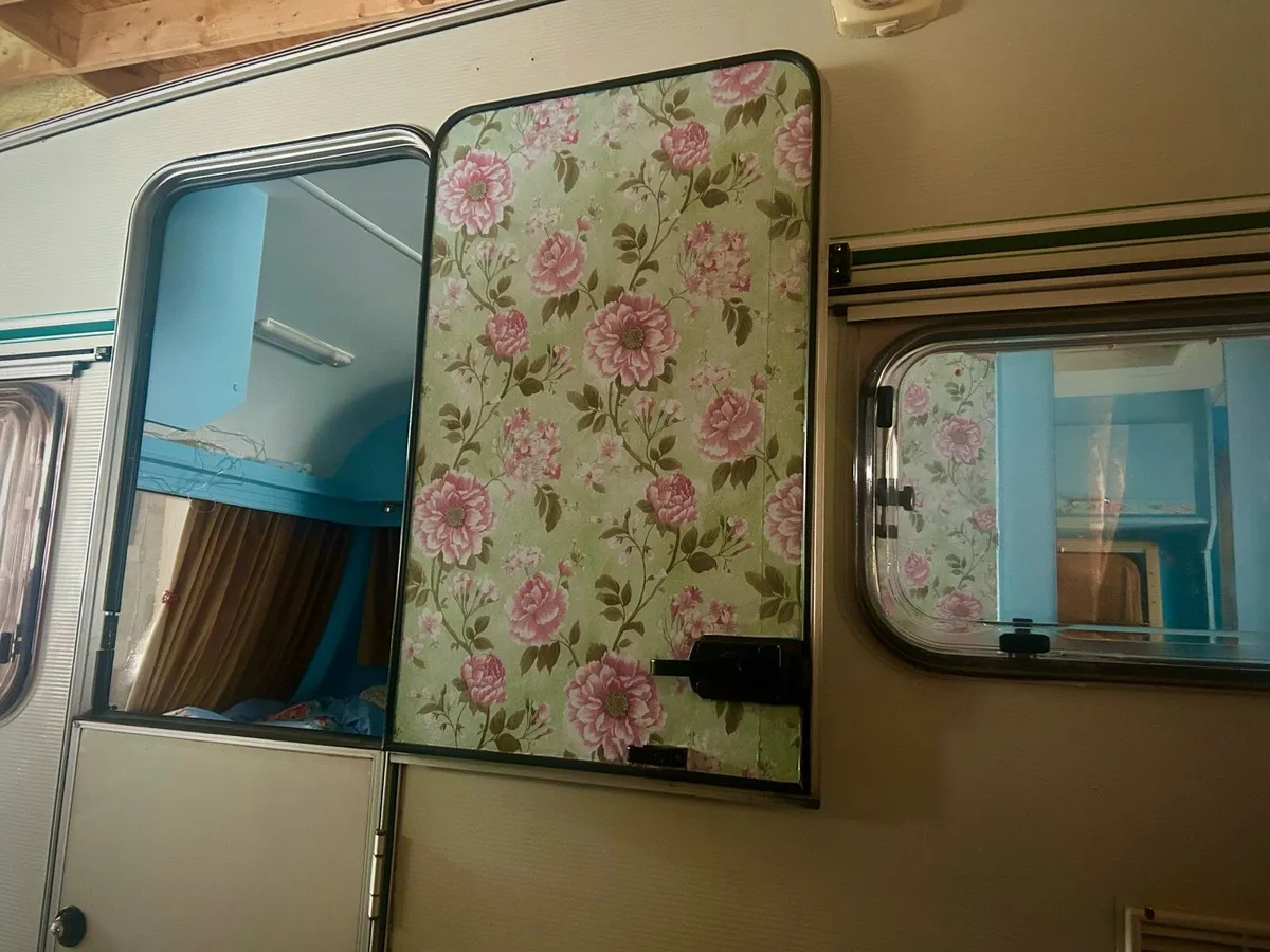 Caravan - Image 4