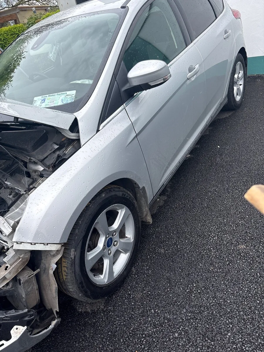 Ford Focus 2014 parts - Image 2