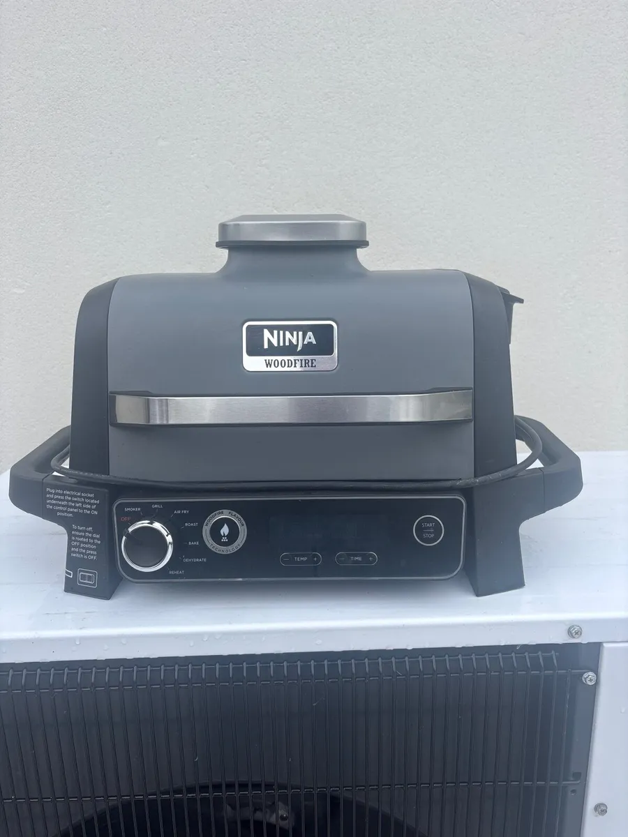 Ninja wood fire barbecue - Image 1