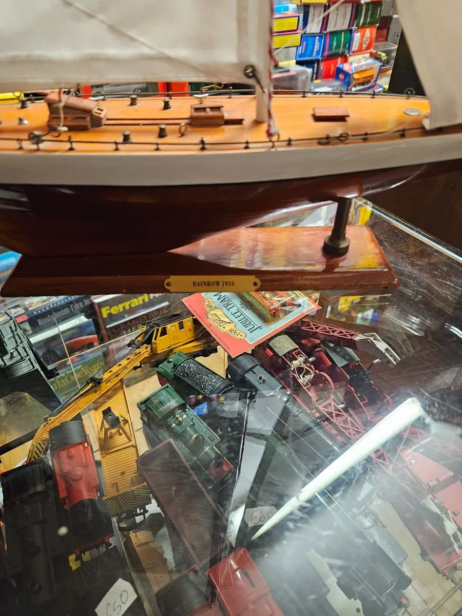 Model Yacht on Stand - Image 2