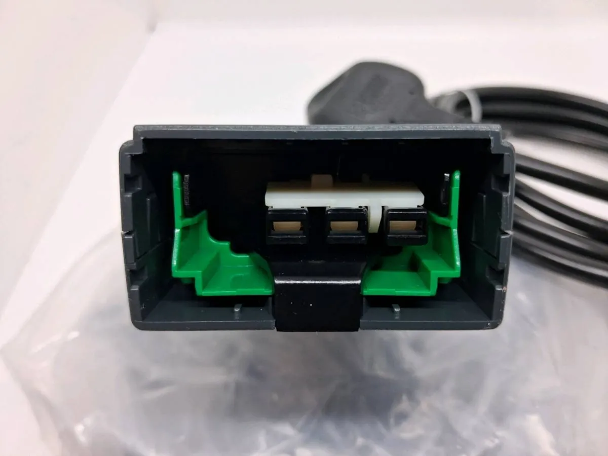 Postage - 2 x  Electrak IAB003A , 13A to 16A Feed - Image 2