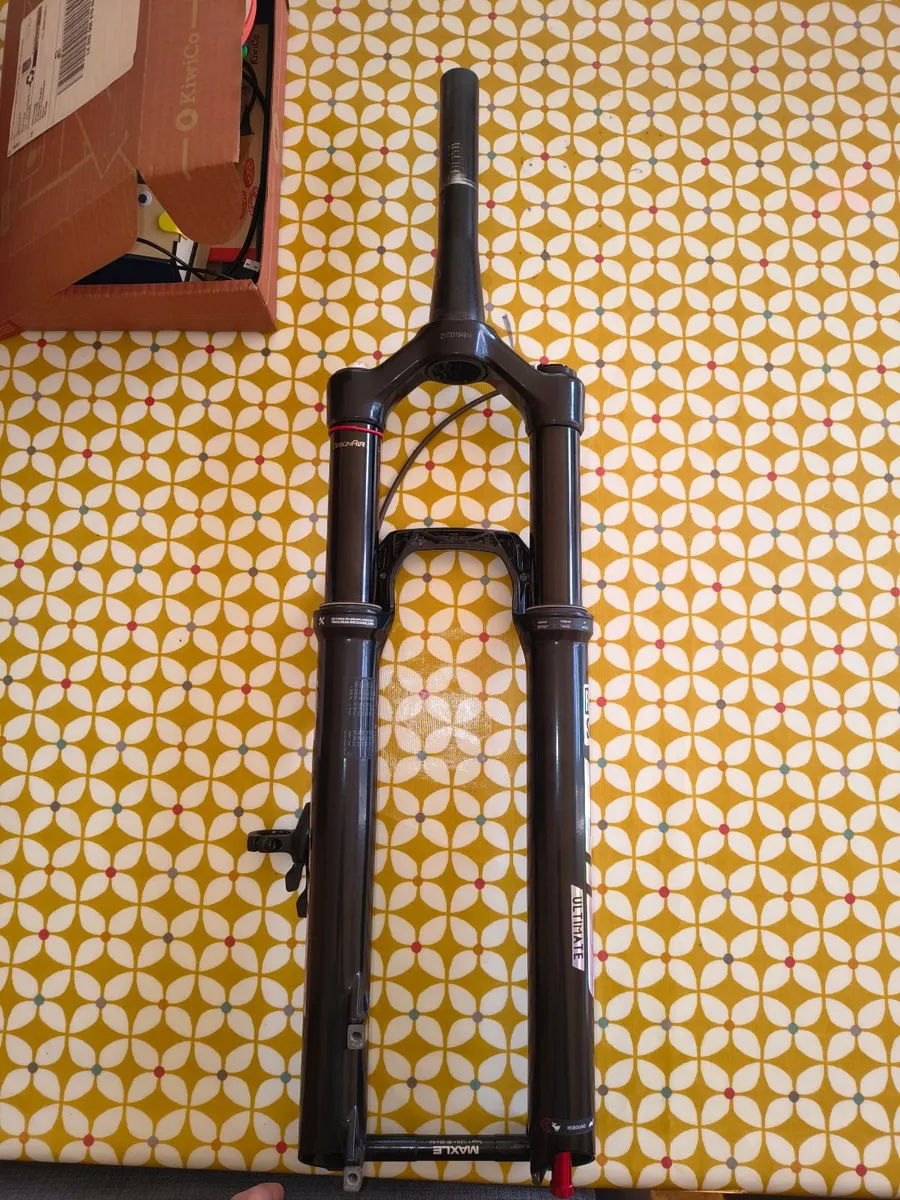Rock Shox Sid Fork 120mm 29" with remote - Image 1