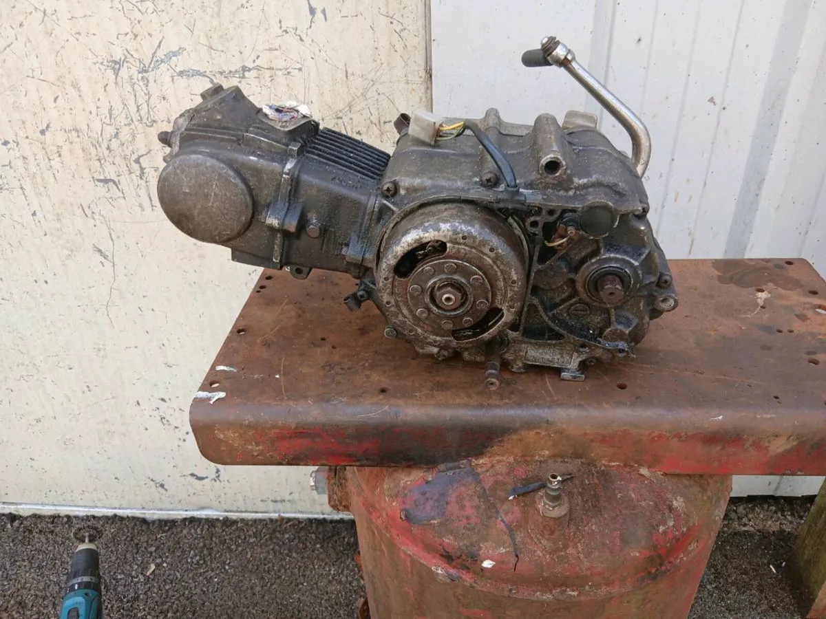 Honda C70 engine 6volt - Image 2